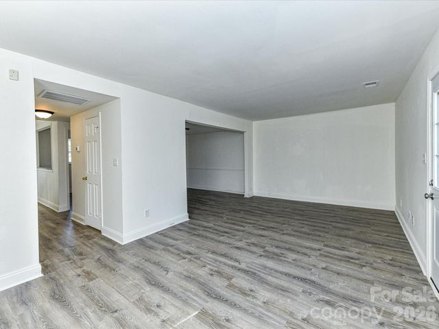 8322 Knights Bridge Road, Charlotte, NC 28210