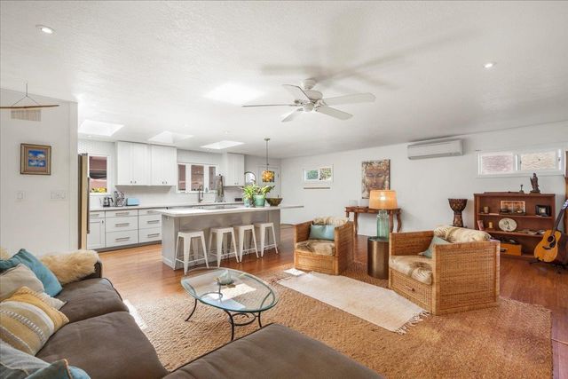 233 Kahiko St, Paia, HI 96779