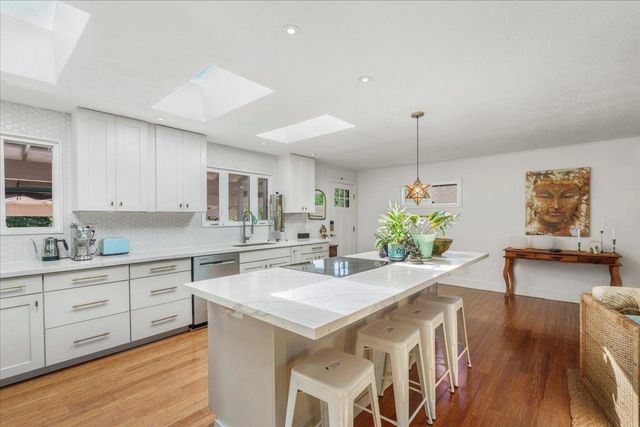 233 Kahiko St, Paia, HI 96779