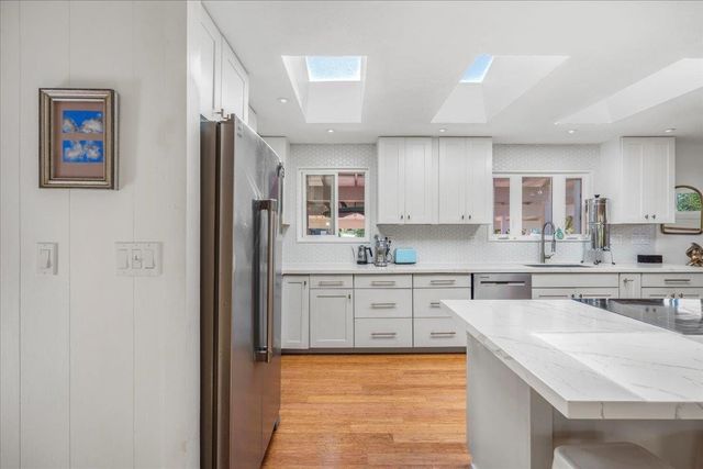 233 Kahiko St, Paia, HI 96779