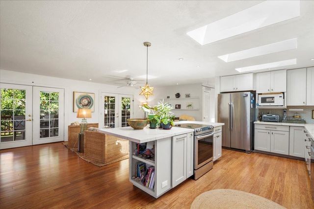 233 Kahiko St, Paia, HI 96779