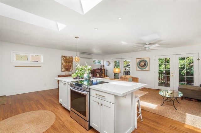 233 Kahiko St, Paia, HI 96779