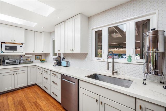 233 Kahiko St, Paia, HI 96779