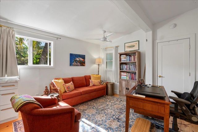 233 Kahiko St, Paia, HI 96779