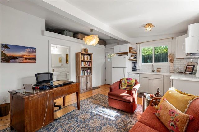 233 Kahiko St, Paia, HI 96779