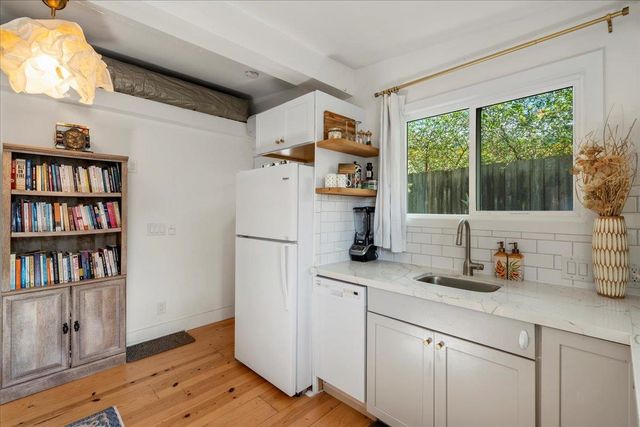 233 Kahiko St, Paia, HI 96779