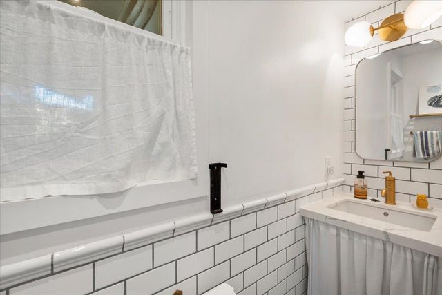 233 Kahiko St, Paia, HI 96779