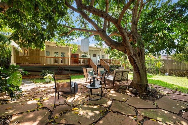 233 Kahiko St, Paia, HI 96779