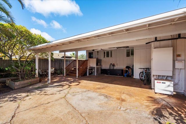 233 Kahiko St, Paia, HI 96779
