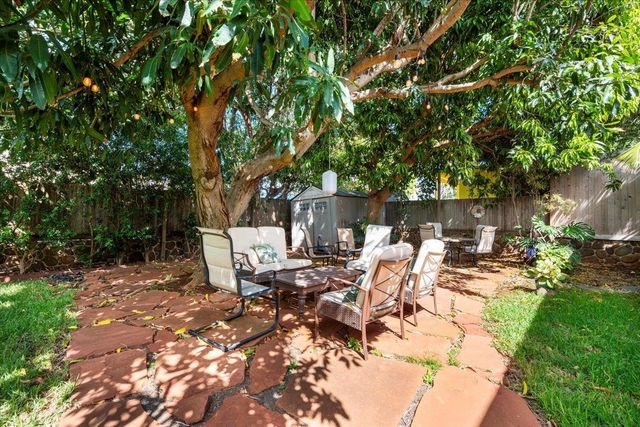 233 Kahiko St, Paia, HI 96779