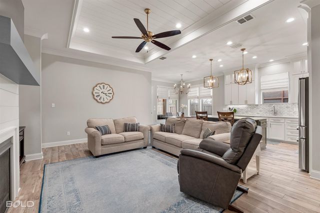 438 Stacey Lane, Bossier City, LA 71111