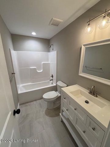 9104 Maplecreek Dr, Louisville, KY 40219