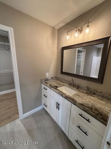 9104 Maplecreek Dr, Louisville, KY 40219