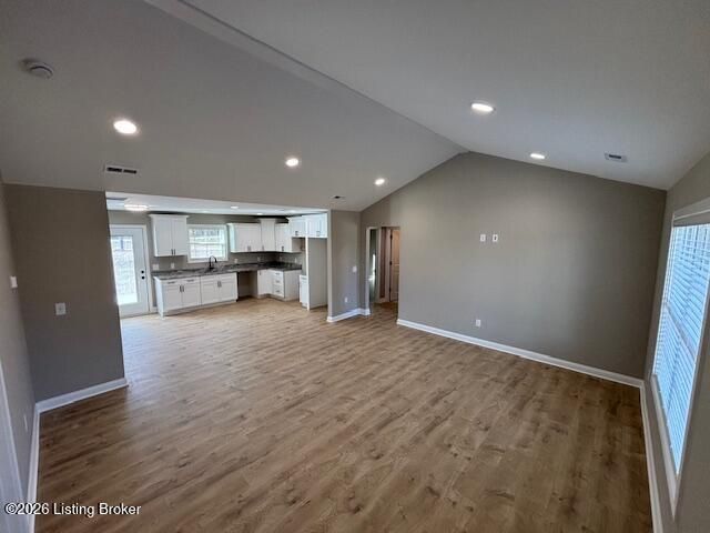 9104 Maplecreek Dr, Louisville, KY 40219