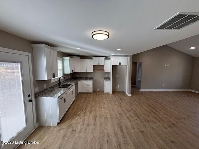 9104 Maplecreek Dr, Louisville, KY 40219