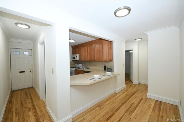 590 Bedford 7, Pleasantville, NY 10570