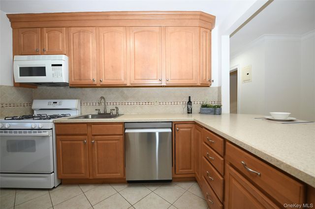 590 Bedford 7, Pleasantville, NY 10570