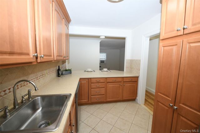 590 Bedford 7, Pleasantville, NY 10570