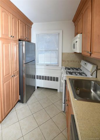 590 Bedford 7, Pleasantville, NY 10570