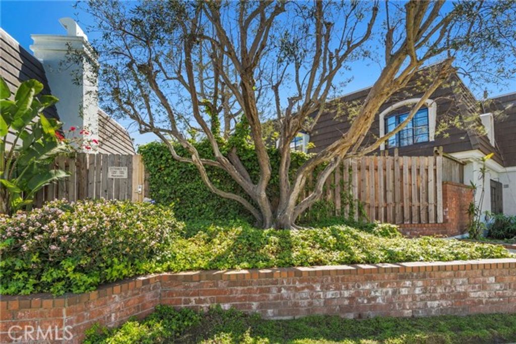 7866 W Manchester Avenue, Playa Del Rey (los Angeles), CA 90293