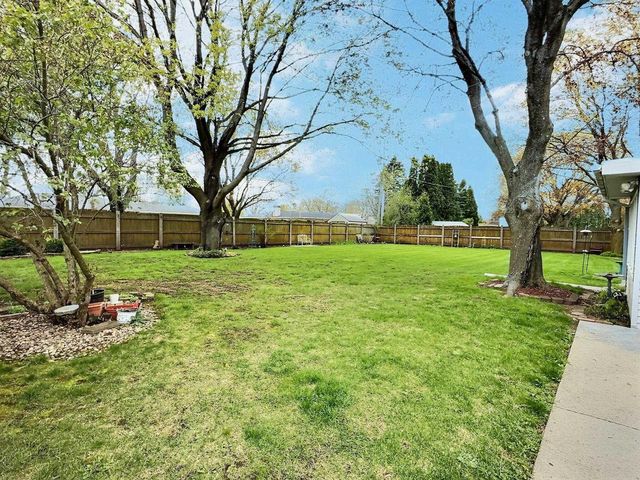 425 GLENDALE AVENUE, Oshkosh, WI 54901