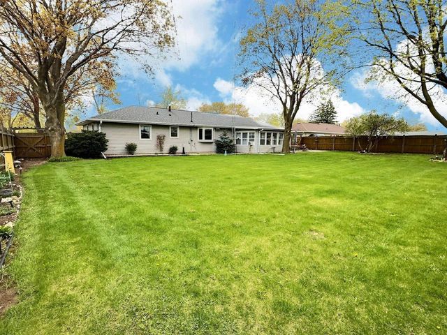425 GLENDALE AVENUE, Oshkosh, WI 54901