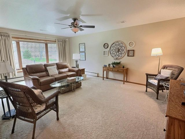 425 GLENDALE AVENUE, Oshkosh, WI 54901