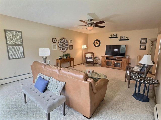425 GLENDALE AVENUE, Oshkosh, WI 54901