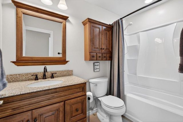 711 Clearview Drive, Hollister, CA 95023