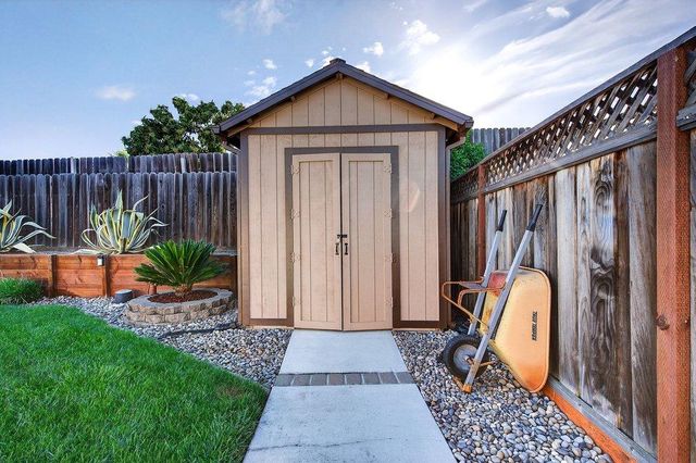 711 Clearview Drive, Hollister, CA 95023