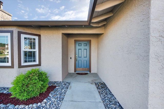 711 Clearview Drive, Hollister, CA 95023