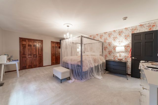 8607 Glenshire Street, Tinley Park, IL 60487