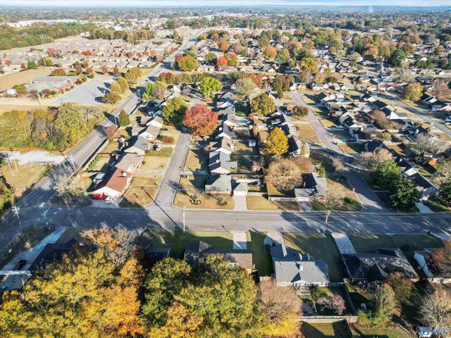 2705 Carrington Drive SW, Decatur, AL 35603