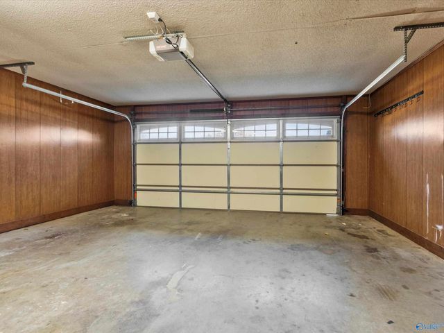 2705 Carrington Drive SW, Decatur, AL 35603