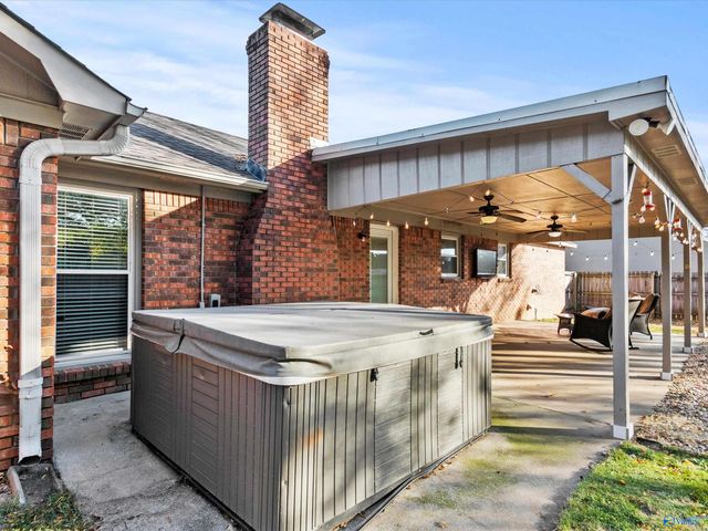 2705 Carrington Drive SW, Decatur, AL 35603