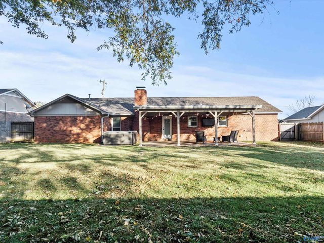 2705 Carrington Drive SW, Decatur, AL 35603