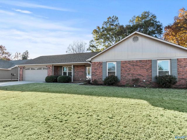 2705 Carrington Drive SW, Decatur, AL 35603