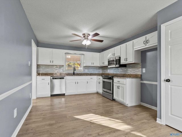 2705 Carrington Drive SW, Decatur, AL 35603