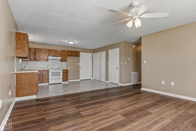 432 S Deborah Street S, Bono, AR 72416