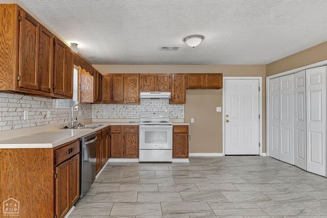 432 S Deborah Street S, Bono, AR 72416