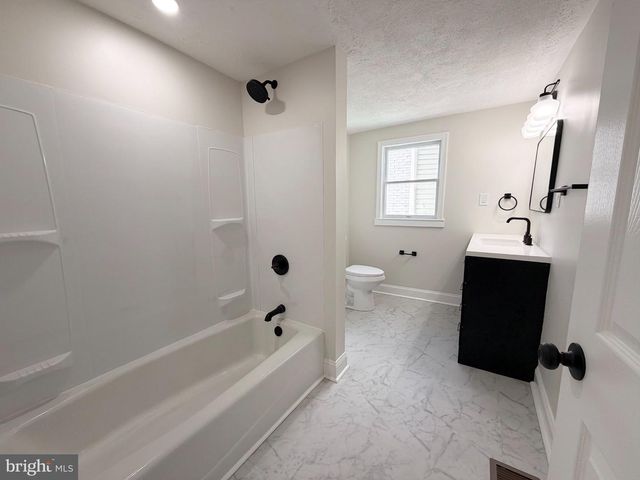 3900 LINCOLN ST, Chambersburg, PA 17202