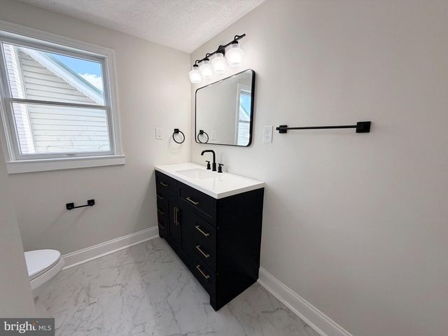 3900 LINCOLN ST, Chambersburg, PA 17202