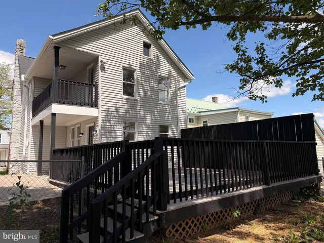 3900 LINCOLN ST, Chambersburg, PA 17202