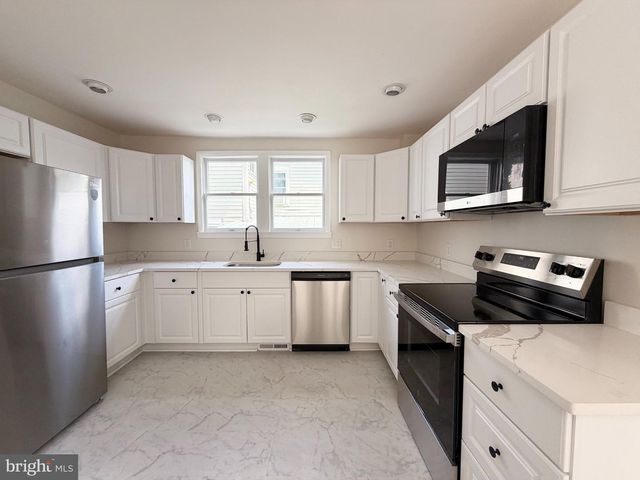 3900 LINCOLN ST, Chambersburg, PA 17202