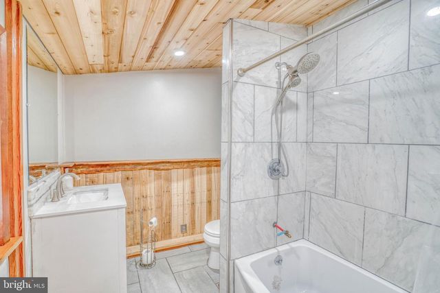 4490 LIVINGSTON ST, Philadelphia, PA 19137