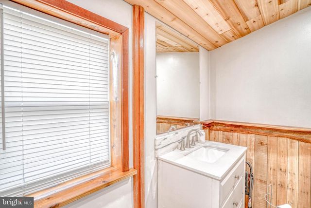 4490 LIVINGSTON ST, Philadelphia, PA 19137