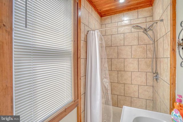 4490 LIVINGSTON ST, Philadelphia, PA 19137