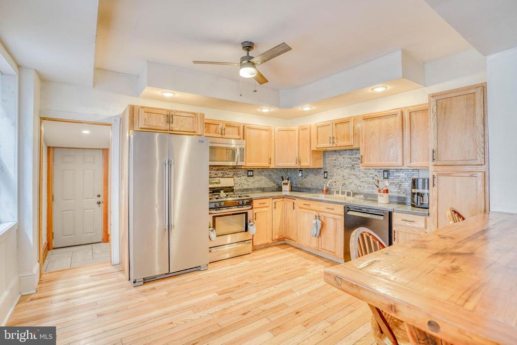 4490 LIVINGSTON ST, Philadelphia, PA 19137