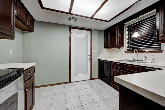 2717 Creekview Terrace, Norman, OK 73071