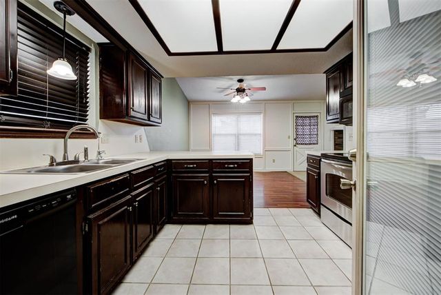 2717 Creekview Terrace, Norman, OK 73071